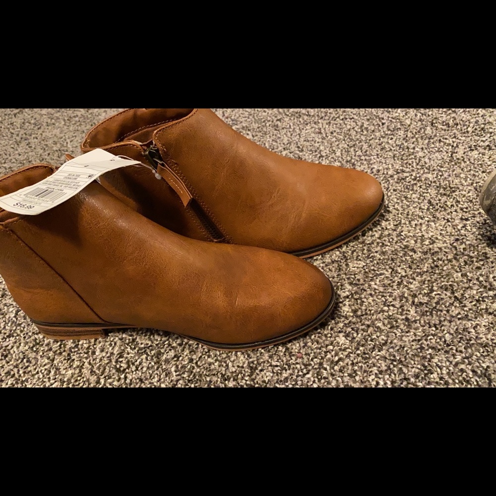 Girls boots